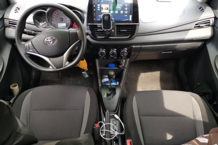 Used Toyota Vios 2021 1.5L CVT Innovation Edition Center Console
