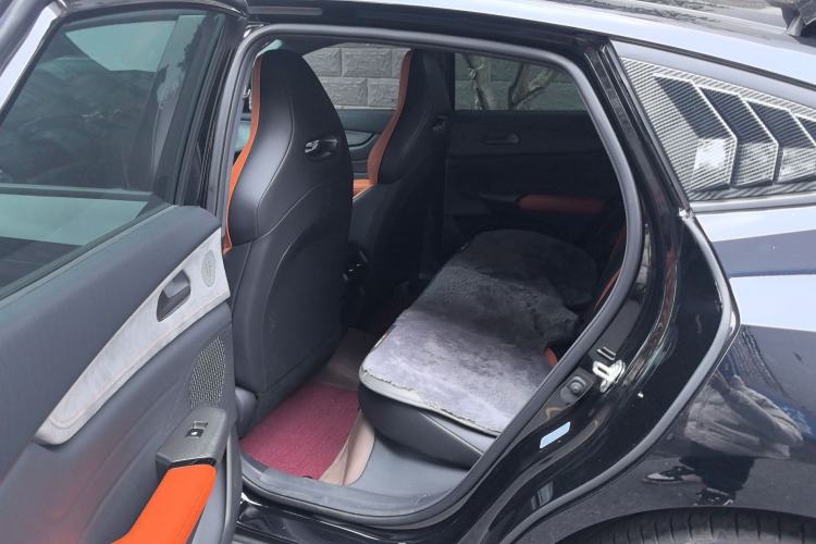 Used Changan UNI-V 2025 Model Third-Generation 2.0T Dynamic Edition
