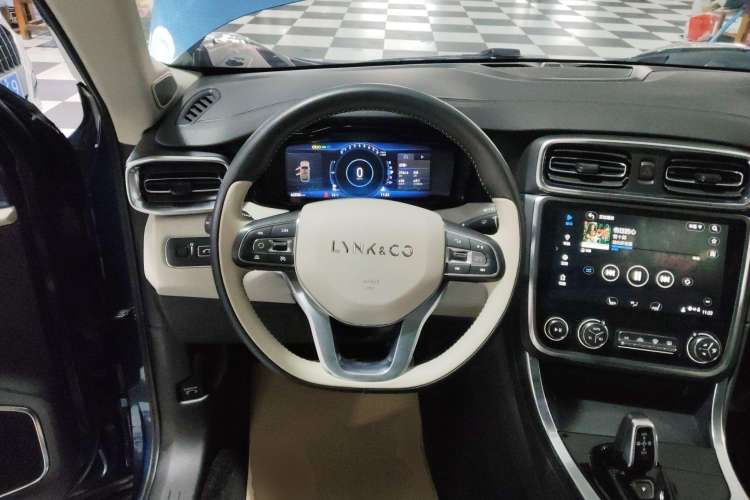 Used Lynk & Co 01 2017 2.0T Two-Wheel Drive Zhaopu Version