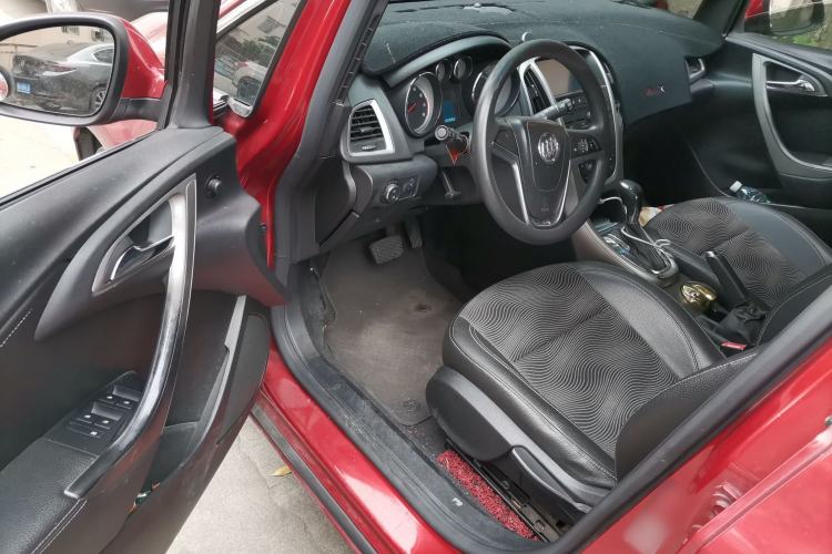 Used Buick GT 2014 XT 1.6L Automatic Fashion Edition Driver Seat