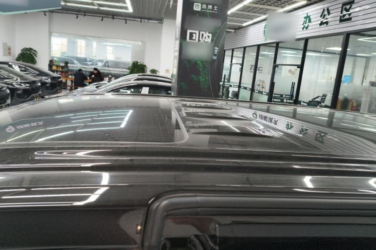 Used VOYAH Dream 2025 EV Four-Wheel Drive Flagship Kunpeng Edition
