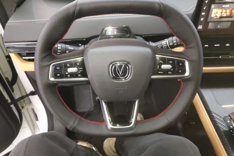 Used CHANGAN UNI-K 2021 2.0T All-Wheel Drive Prestige Version Steering Wheel
