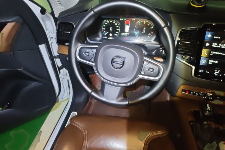 Used Volvo XC90 2019 T6 Zhiya Edition 7-Seater China VI Standard Steering Wheel