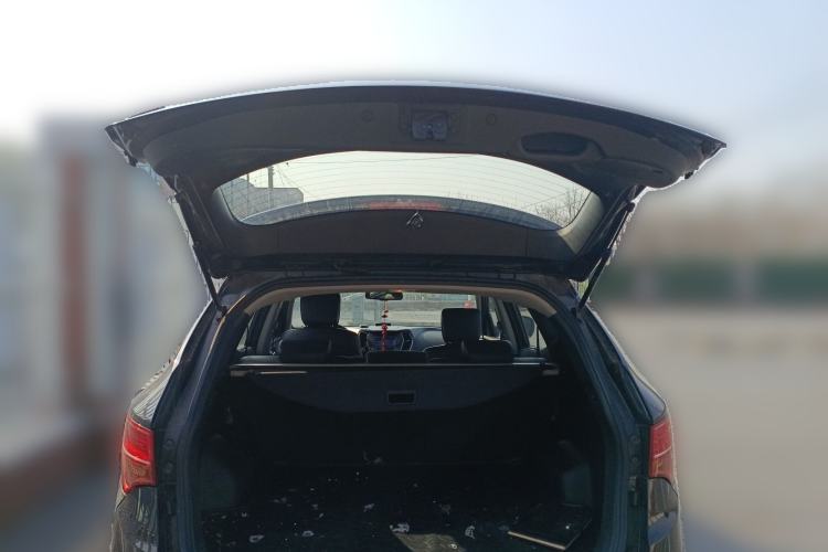 Used Hyundai Santa Fe 2013 2.4L Automatic 4x4 Smart Version
