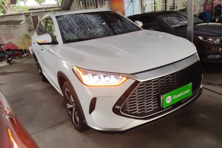 Used BYD Song PLUS New Energy 2021 DM-i 51KM Prestige Model Front Right 45 Deg