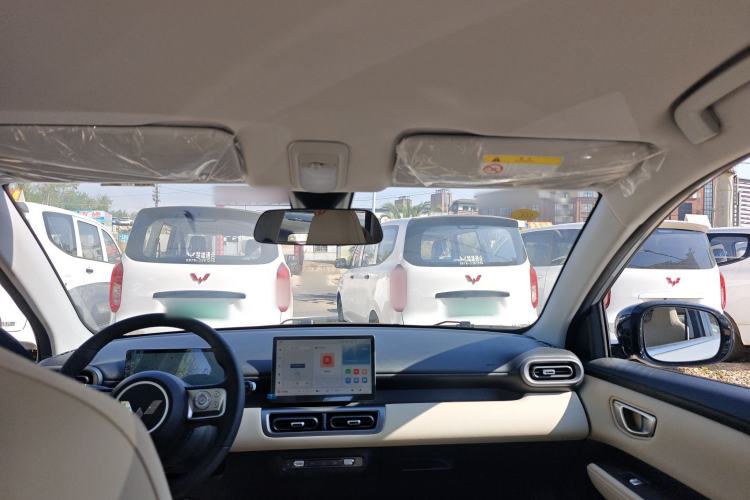 Used Wuling Bingo PLUS 2024 330 km Range Five-Seater Version Headliner