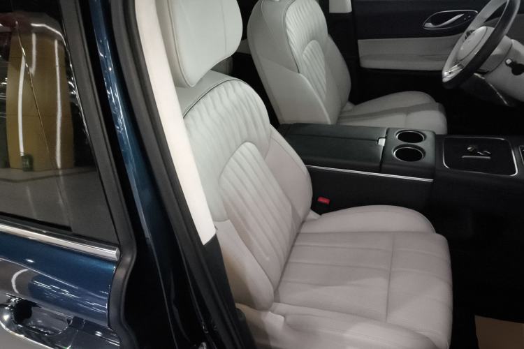 Used VOYAH Dream 2025 PHEV Four-Wheel-Drive Flagship Kunpeng Edition
