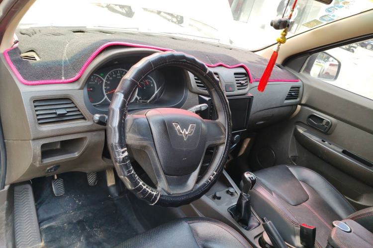 Used Wuling Hongguang 2015 1.5L S Base Model China IV
