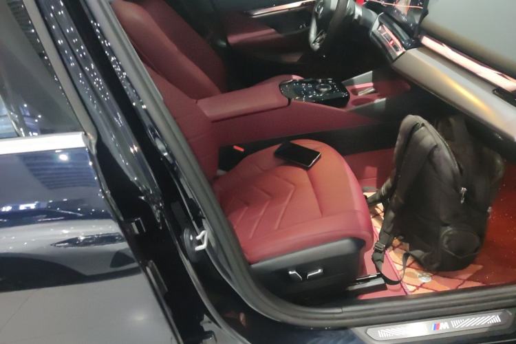 Used BMW 5 Series 2025 525Li M Sport Package Right Front Seat