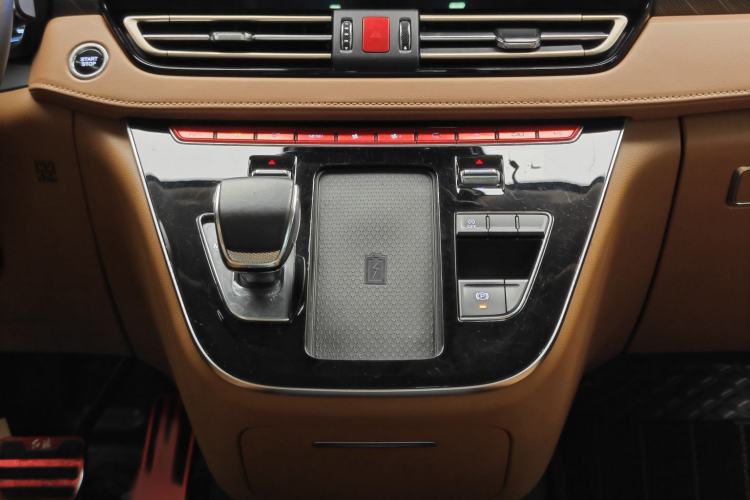 Used Hongqi HQ9 2023 2.0T Smart Connect Flagship Edition Interior 6