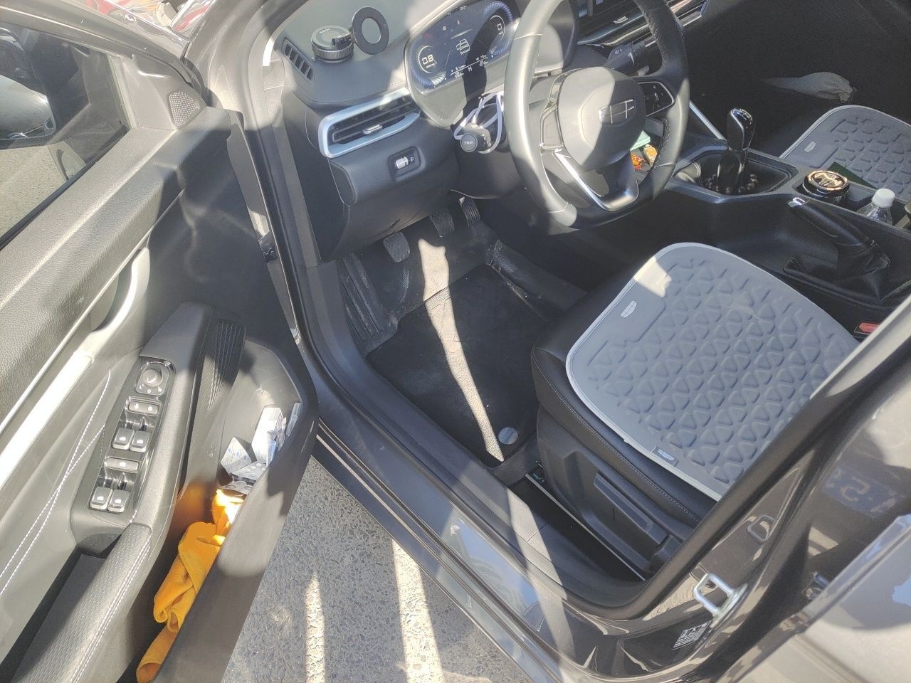 Geely Auto Emgrand 2025 4th Generation 1.5L Manual – Dragon Edition — снимка 13