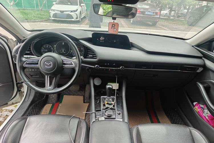 Used Mazda 3 Axela 2021 2.0L Automatic Zhi Rui Edition Center Console