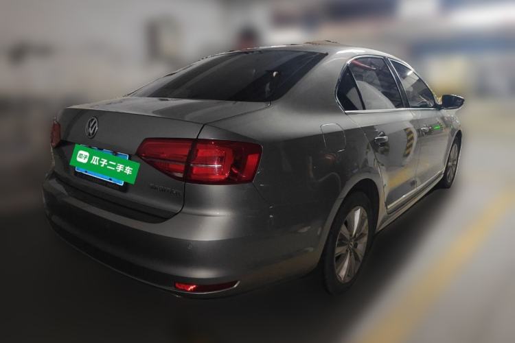 Used Volkswagen Sagitar 2015 1.6L Automatic Fashion Model
