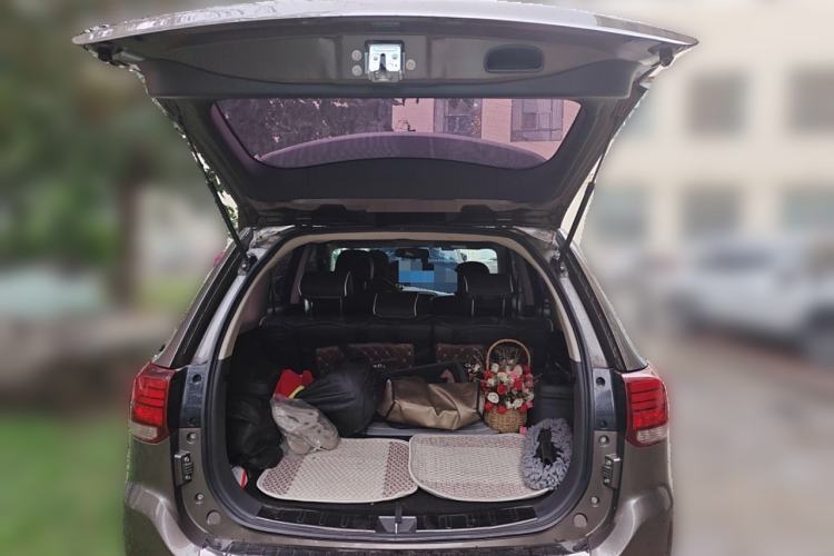 Used Mitsubishi Outlander 2018 2.0L Two-Wheel Drive Glory Edition 5 Seats
