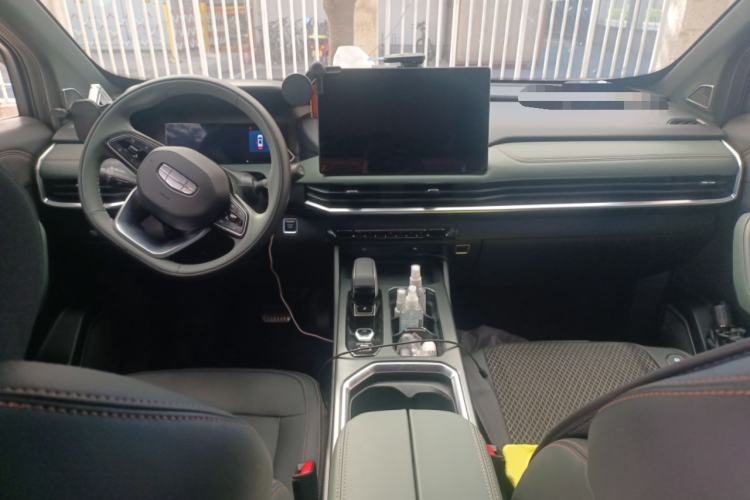 Used Geely Auto Haoyue L 2024 2.0T DCT Prestige Version Center Console