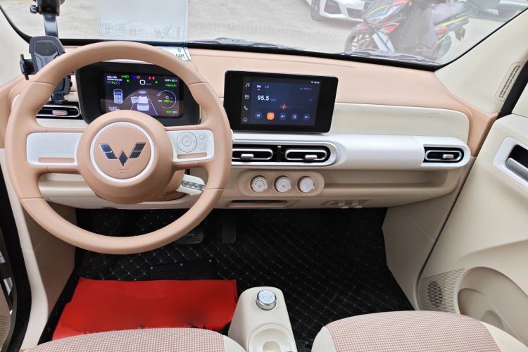 Used Wuling Hongguang MINIEV 2024 3rd Generation 215km Advanced Version