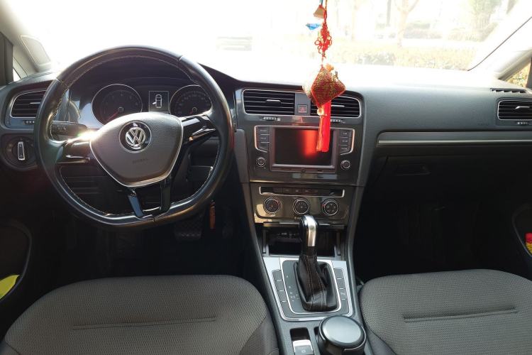 Used Volkswagen Golf 2017 1.6L Automatic Comfort Million-Vehicle Anniversary Edition