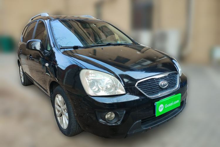 Used Kia Carens 2011 2.0L 7-Seater Automatic Standard Edition Front Right 45 Deg