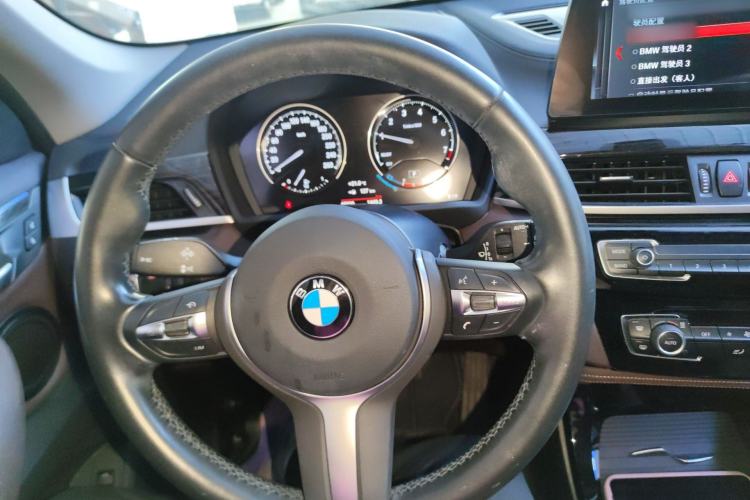 Used BMW X1 2020 xDrive25Li Luxury Edition Steering Wheel