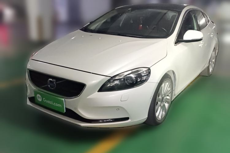 Used Volvo V40 2015 1.6T Zhiya Edition