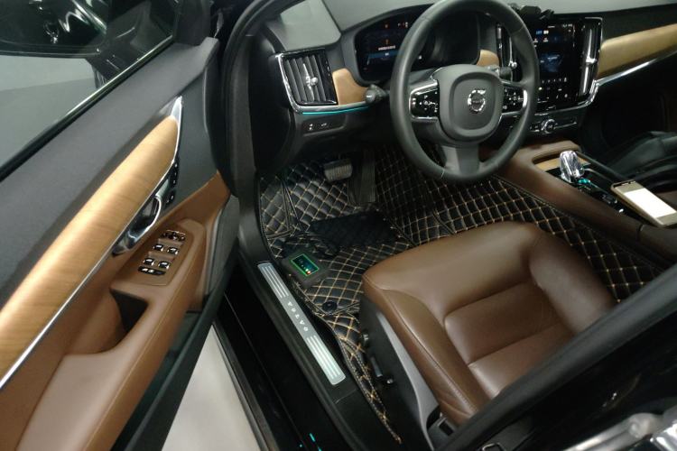 Used Volvo S90 2023 B5 Zhiyi Luxury Edition
