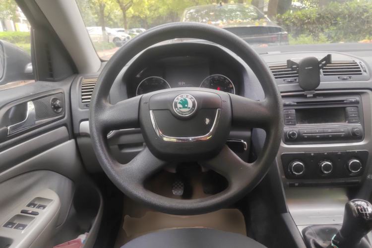 Used Skoda Octavia 2010 1.6L Manual Eado Edition Steering Wheel