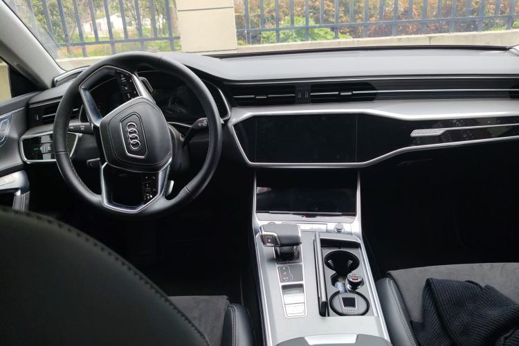 Used Audi A7L 2024 45 TFSI quattro Luxury Edition Center Console