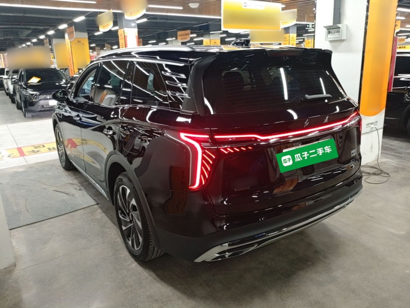 Hongqi HS7 PHEV 2024 2.0T PHEV Four-Wheel Drive Flagship Edition 7 Seats — снимка 4