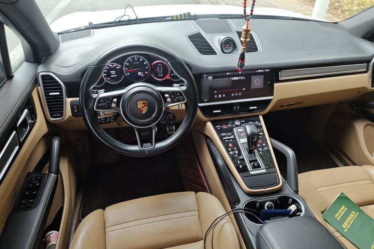 Used Porsche Cayenne 2018 Cayenne S 2.9T Center Console