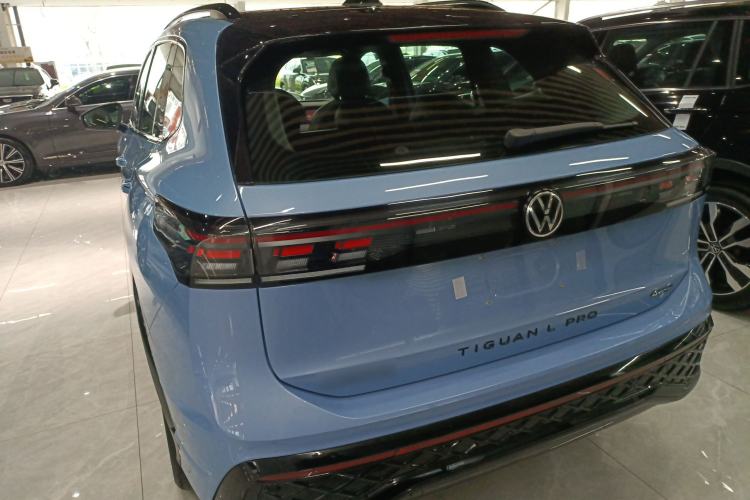 Used Volkswagen Tiguan L 2024 PRO 380TSI Four-Wheel Drive R-Line Prestige Edition Exterior 2