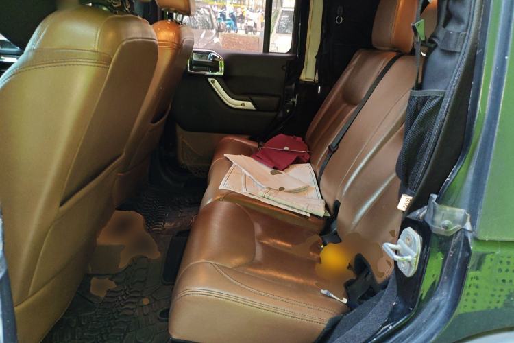 Used Jeep Wrangler 2013 3.6L Rubicon four-door model Left Rear Seat