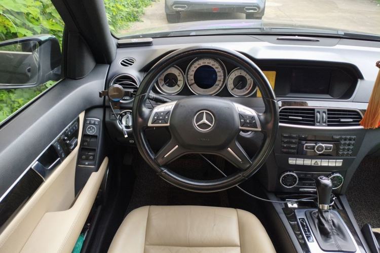Used Mercedes-Benz C-Class 2011 C 200 CGI Fashion Model