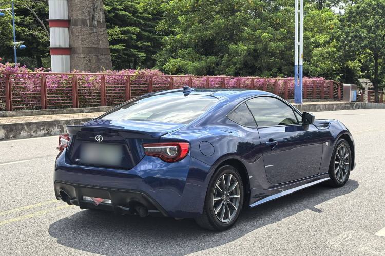 Used Toyota 86 2017 2.0L Manual Luxury Version
