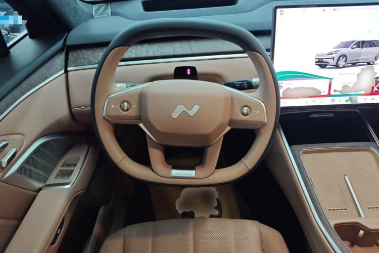 Used ONVO Luxeed L90 2025 Model—Ultra Six-Seater Version
