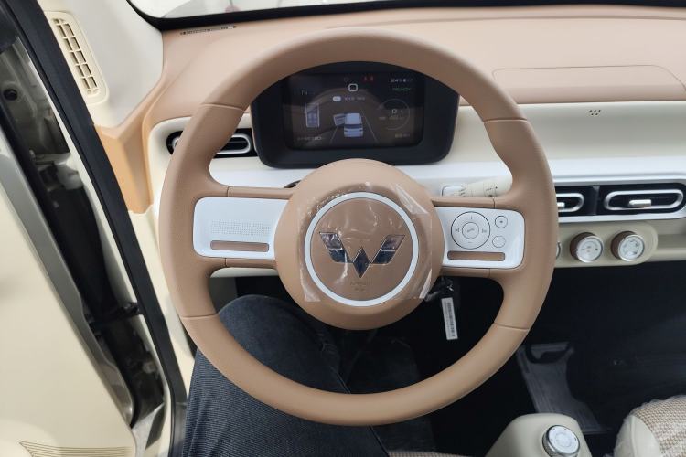 Used Wuling Hongguang MINIEV 2024 3rd Generation 215km Youth Edition
