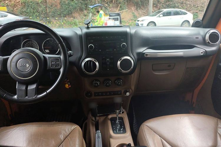 Used Jeep Wrangler 2013 3.6L Sahara Four-Door Edition
