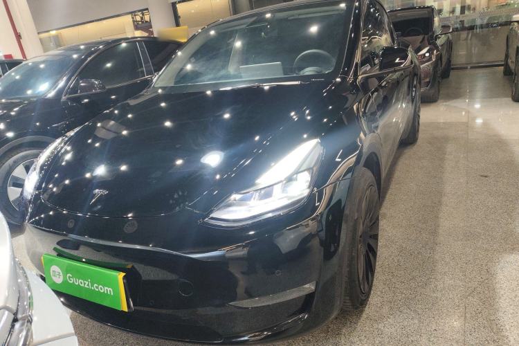 Used Tesla Model Y 2023 Long-Range All-Wheel-Drive Version
