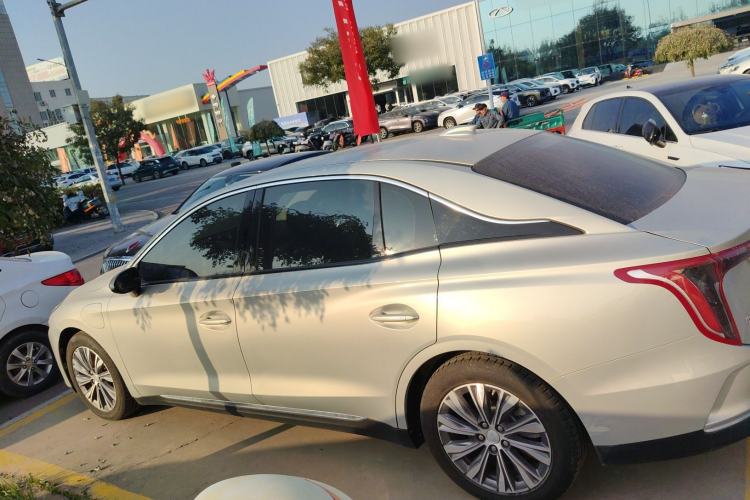 Used Hongqi E-QM5 2022 431 km Charge & Enjoy Edition