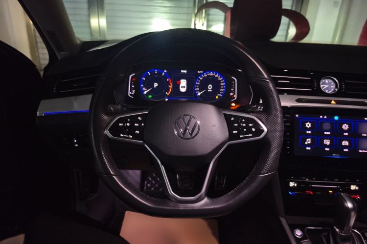 Used Volkswagen Magotan 2023 2 Million Units Limited Edition 330TSI DSG Leading Version Steering Wheel