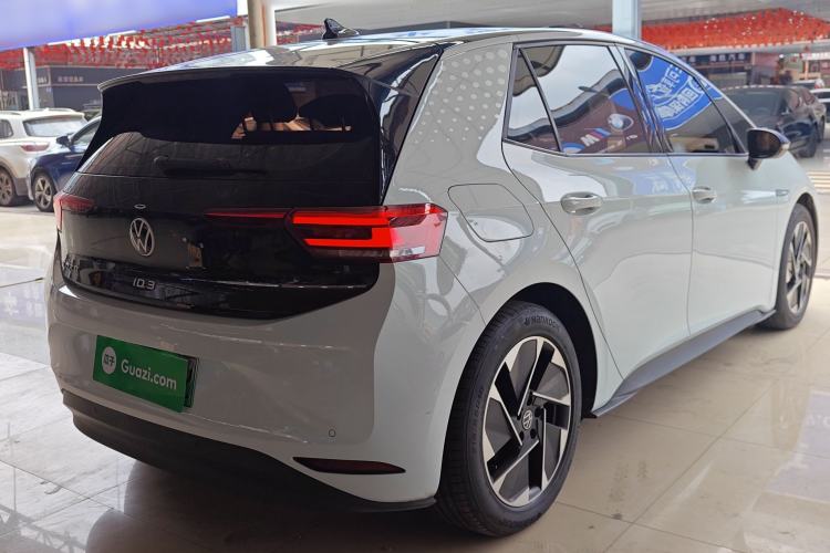 Used Volkswagen ID.3 2022 Active Pure Intelligent Enjoyment Edition Rear Right 45 Deg