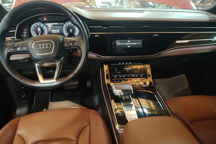 Used Audi Q7 2020 55 TFSI quattro S line sports model Center Console