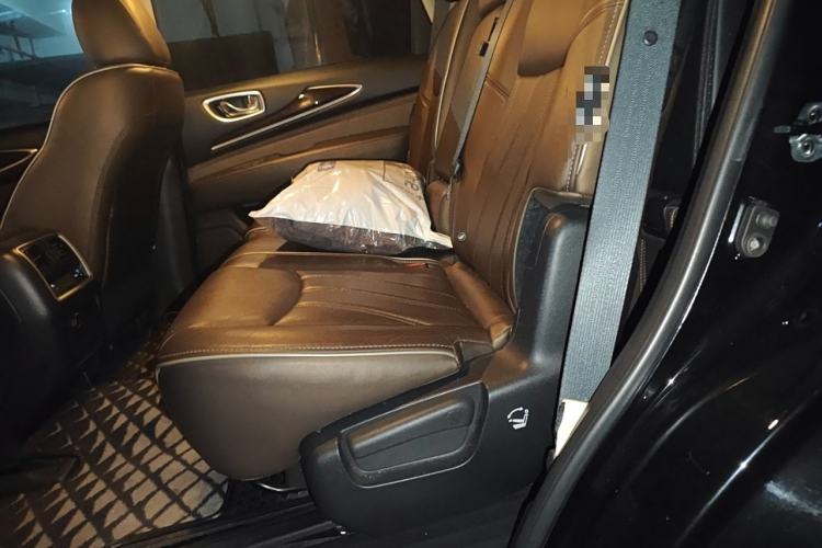 Used Infiniti QX60 2018 2.5 S/C Hybrid Two-Wheel-Drive Champion Family Edition
