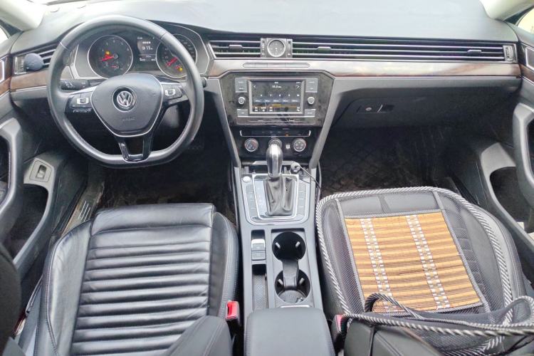Used Volkswagen Magotan 2018 330TSI DSG Advanced Model Center Console