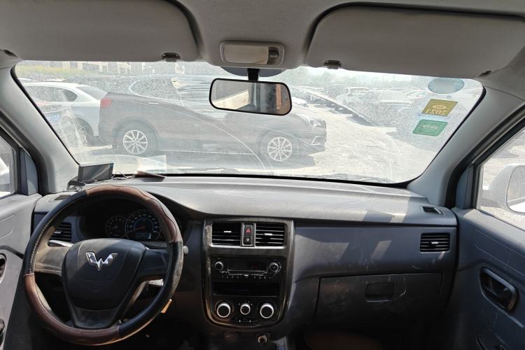 Used Wuling Rongguang V 2015 1.5L Base Version Center Console