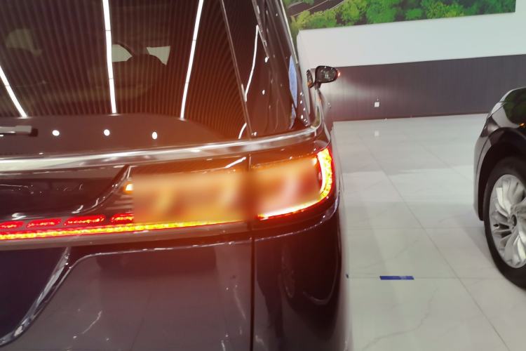 Used VOYAH Dream 2025 PHEV Four-Wheel-Drive Flagship Kunpeng Edition
