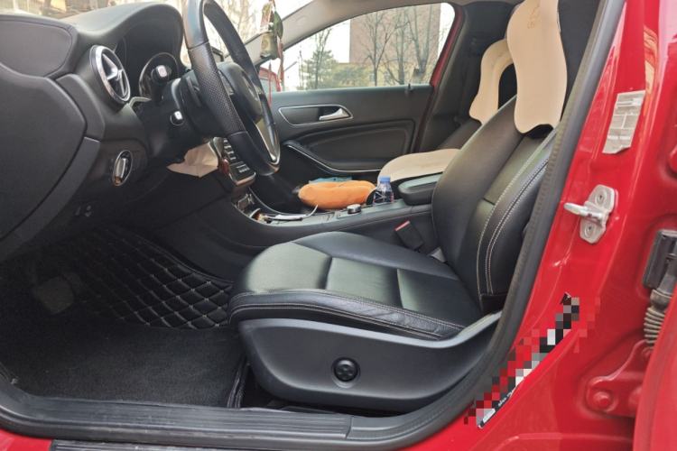 Used Mercedes-Benz GLA 2015 GLA 200 Fashion Model Left Front Seat