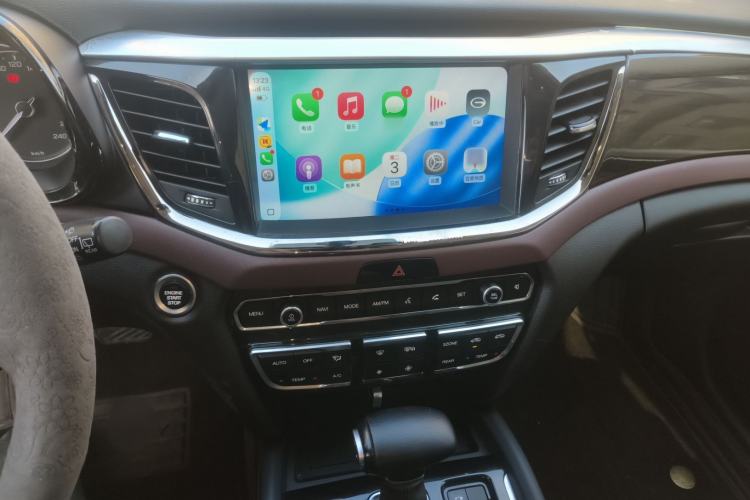 Used GAC Trumpchi GS8 2017 320T Four-Wheel Drive Luxury Smart Connectivity Version (7 Seats) Audio And AC Panel