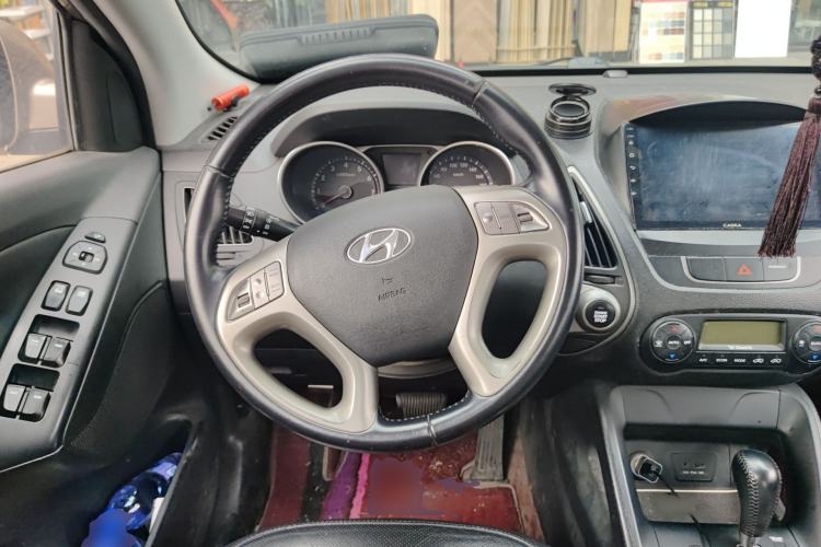 Used Hyundai ix35 2015 2.0L Automatic 2WD Smart Type China IV