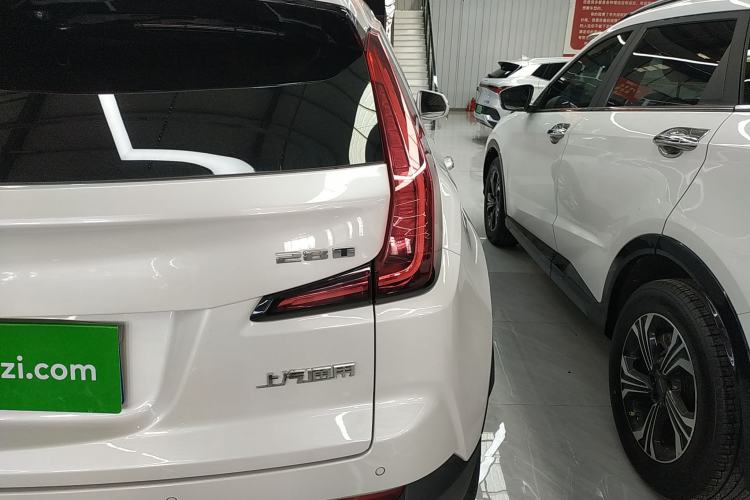 Used Cadillac XT4 2018 28T Two-Wheel Drive Tech Version