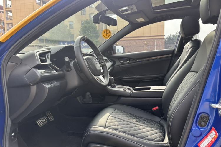 Used Honda Civic 2021 HATCHBACK 220TURBO CVT Trendy Cool Edition Interior 1